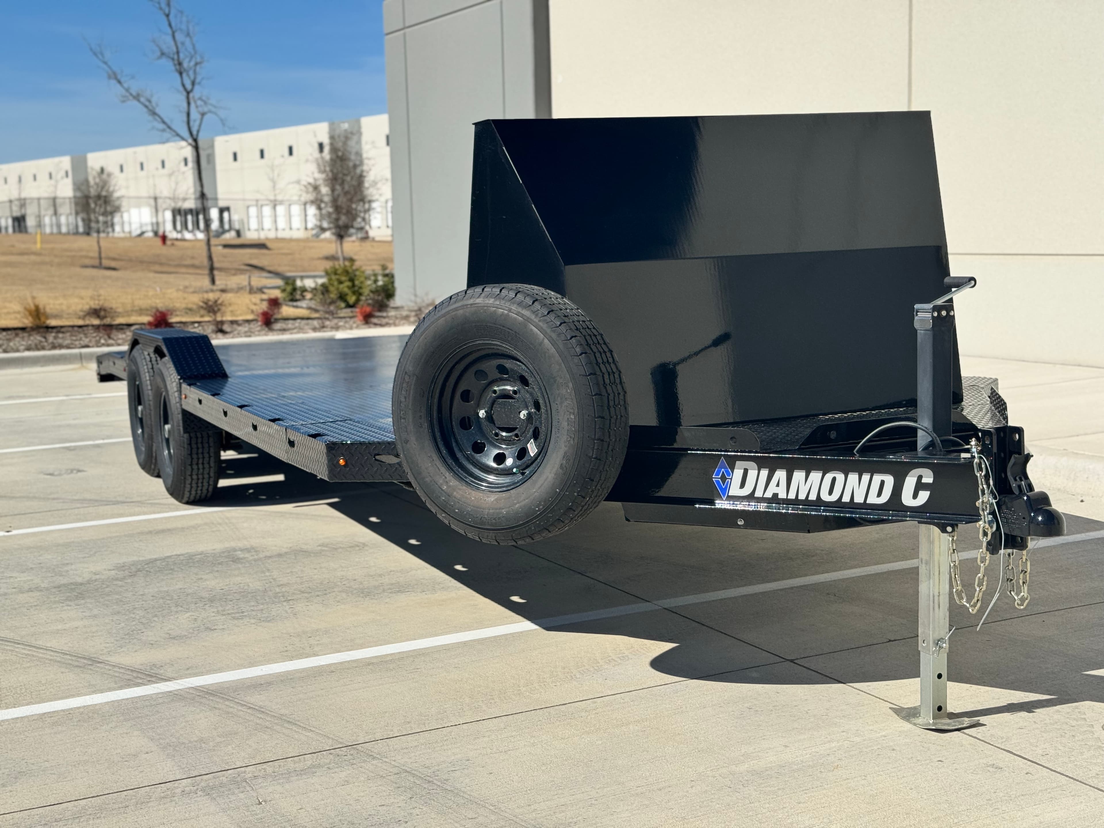 20ft car hauler trailer rental Haslet TX - Diamond C car hauler with rock shield for vehicle transport